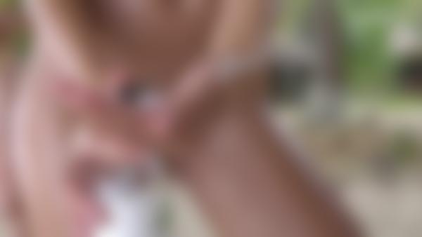 Kuvakaappaus #9 elokuvasta Ariel Marika Melena Mira 4 Nude Beach Nymphs