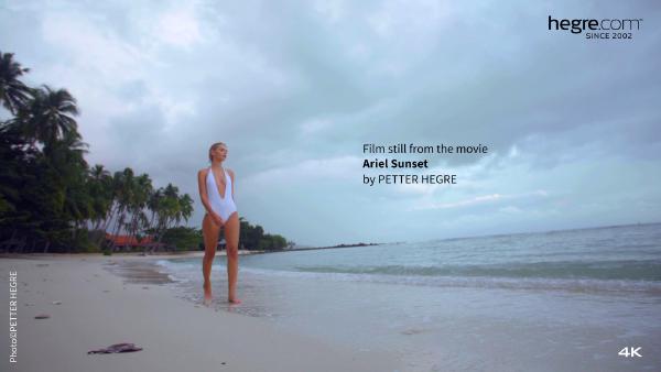 Skærmgreb #5 fra filmen Ariel solnedgang