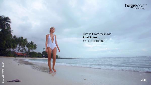Skærmgreb #6 fra filmen Ariel solnedgang