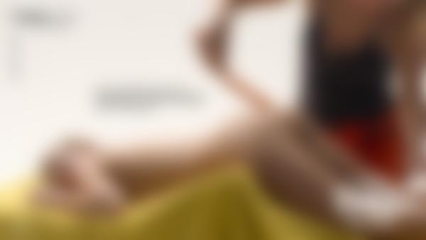 Skærmgreb #11 fra filmen Awakening The Senses Massage