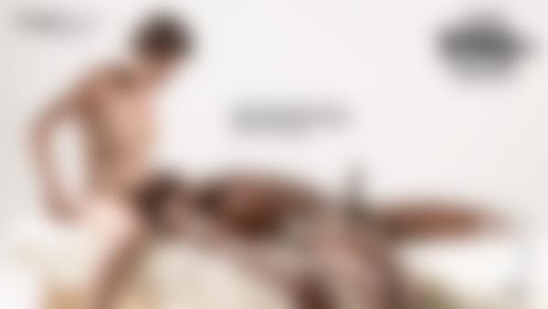 Tangkapan layar # 12 dari film Pijat Lingam yang Melepuh