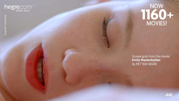 Tangkapan layar # 8 dari film Emily Masturbasi