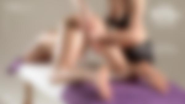 Екранна снимка №10 от филма Умопомрачителен обезкостяващ масаж