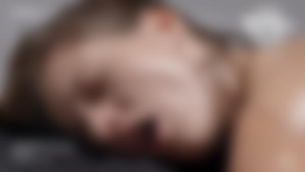 Екранна снимка №9 от филма Масаж за множествен електрически оргазъм