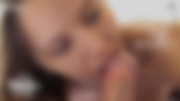 Screenshot #10 dal film Massaggio d'amore orale