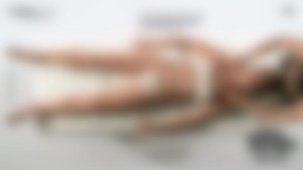 फ़िल्म 10 से स्क्रीन ग्रैब # कामुक खेल मालिश