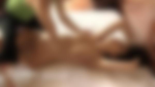 Ekrano paėmimas #10 iš filmo Seksualus sportinis masažas