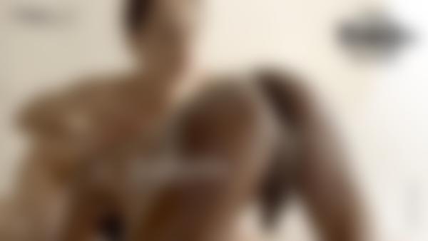 Ekrāna paņemšana #11 no filmas Tantriskā mīlestības veidošanas masāža