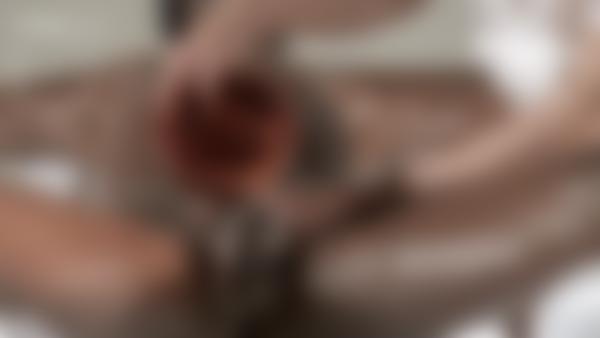 Екранна снимка №12 от филма Тантрически доещ масаж