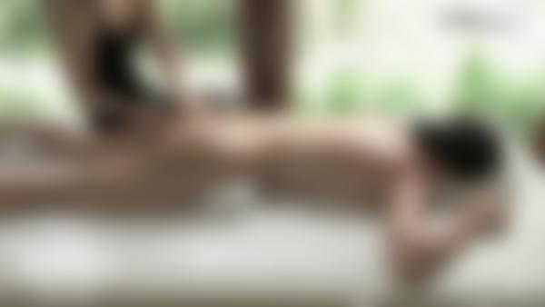 Kuvakaappaus #10 elokuvasta TripleTropical Orgasm Hieronta