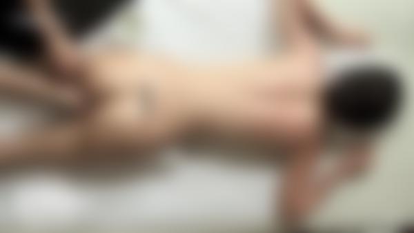 Kuvakaappaus #9 elokuvasta TripleTropical Orgasm Hieronta