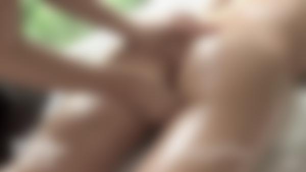 Kuvakaappaus #11 elokuvasta TripleTropical Orgasm Hieronta