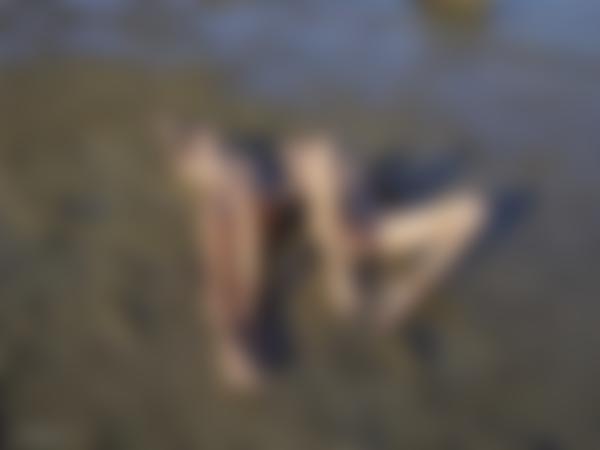 Bild #10 aus der Galerie Alice und Rosa zusammen nackt