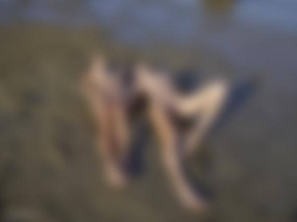 Bild #8 aus der Galerie Alice und Rosa zusammen nackt
