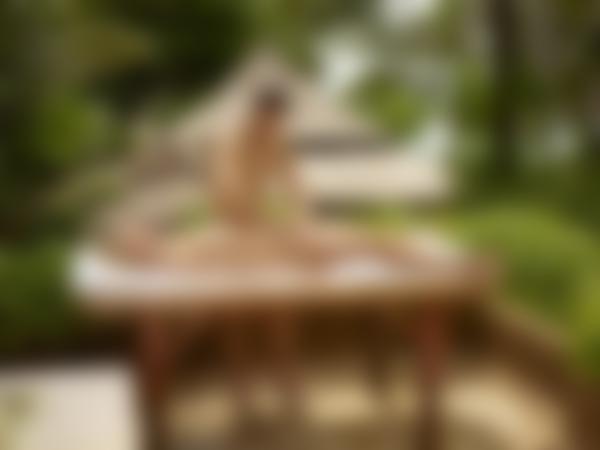 Изображение №10 от галерията Тантрическо докосване на Ариел и Алекс