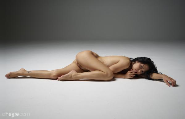 Image #7 from the gallery Belle fine art nudes