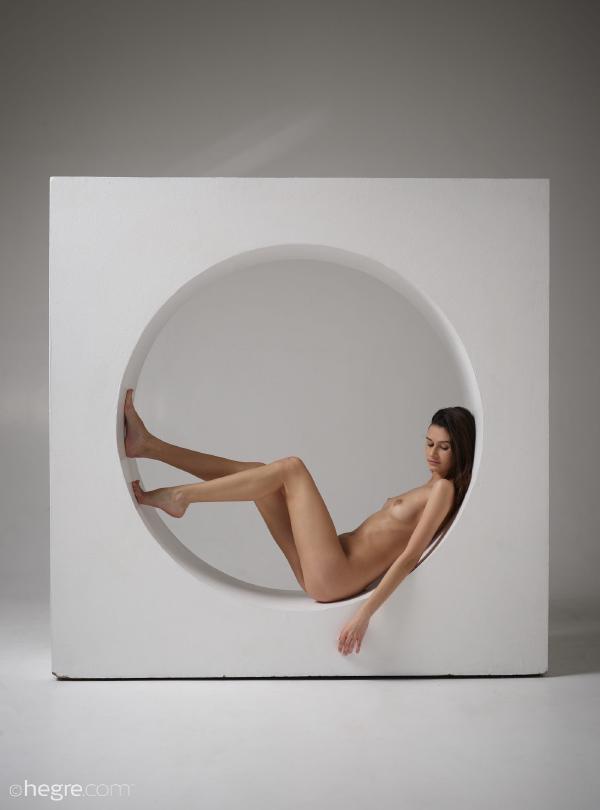 Attēls #2 no galerijas Kristina dizainera akti