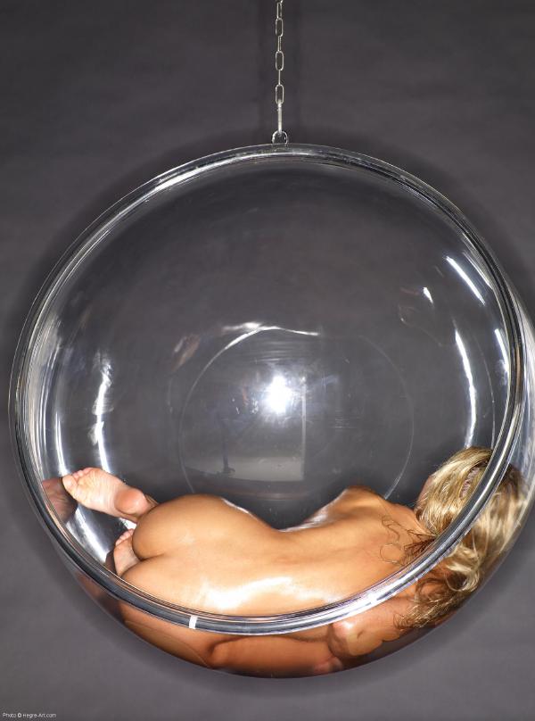 Image #4 from the gallery Evi black bubble