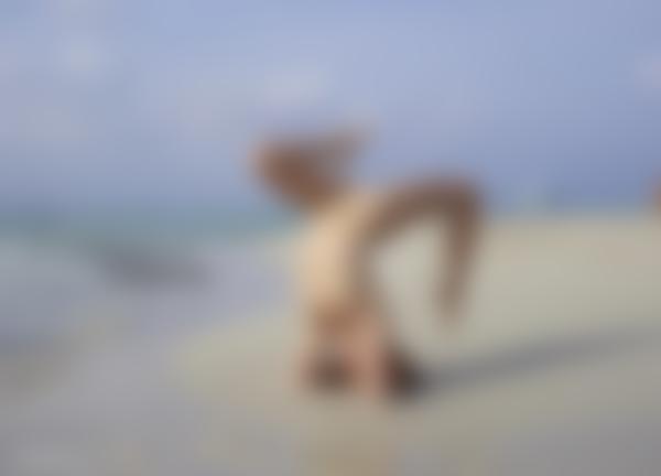 Vaizdas #8 iš galerijos Jenna paplūdimio akrobatė