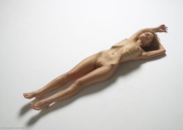 Bild #4 aus der Galerie Julia Nackte Figuren