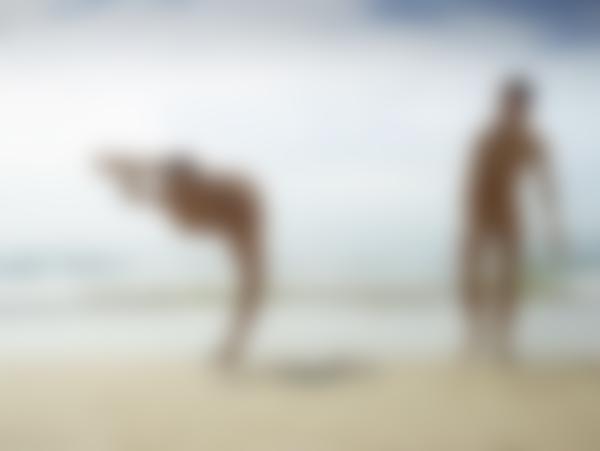 Image n° 8 de la galerie Julietta et Magdalena contorsions sur plage
