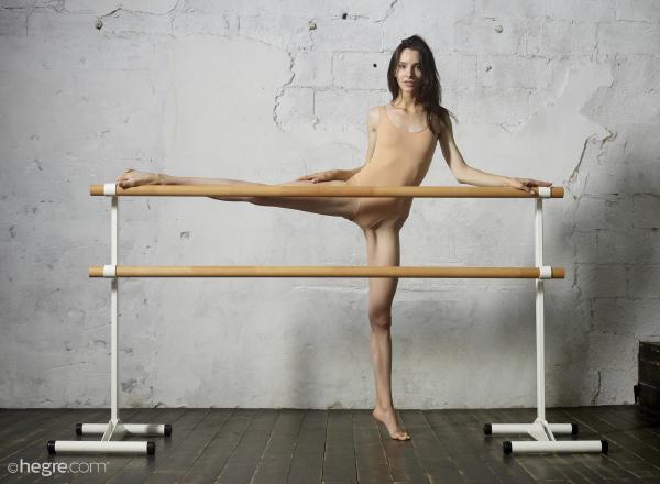 Gambar # 5 dari galeri Olivia balerina