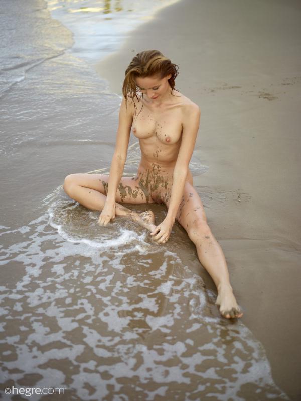 Image #2 from the gallery Sonya dirty beach girl